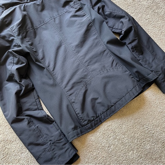 Hollister All Weather Jacket with Hood - Picture 7 of 7